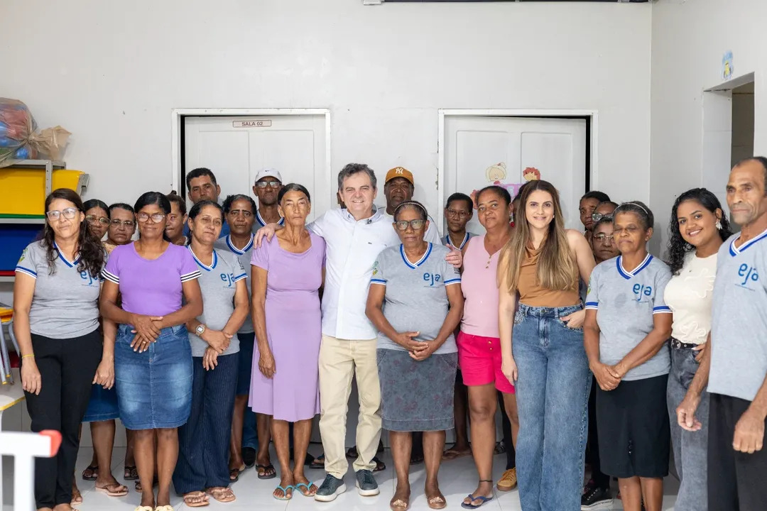 Gestão de Sebastião Laranjeiras inicia entrega de cestas básicas para estudantes do PEJAI